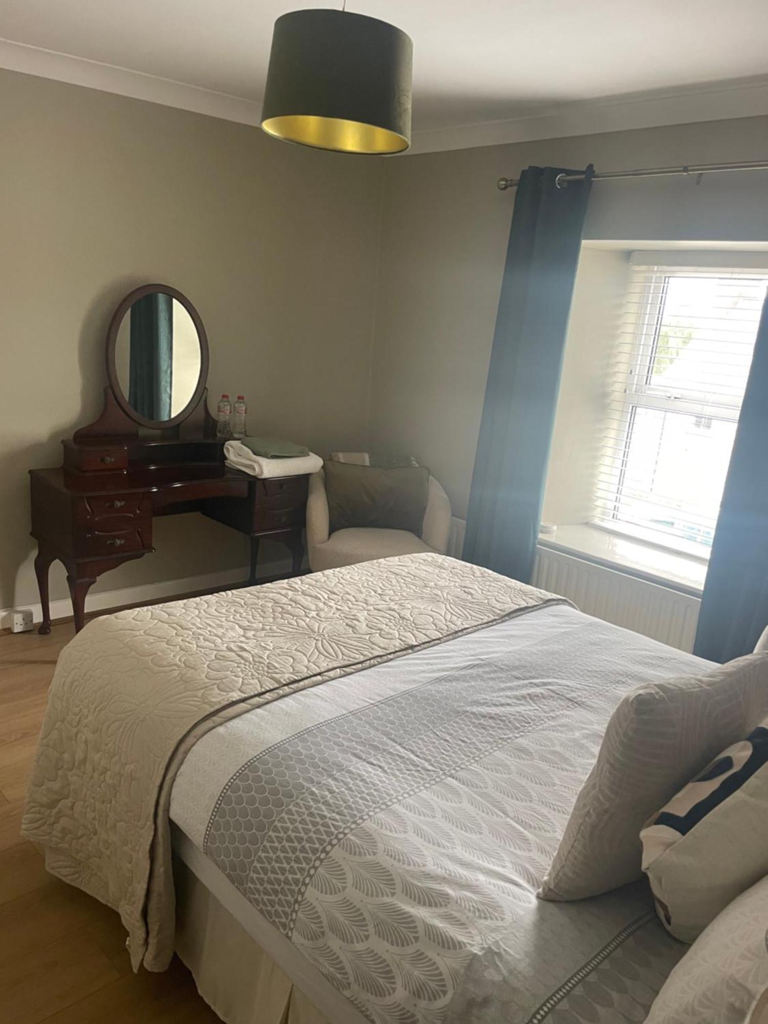 Large Townhouse With Gardens Apartment Kingscourt Luaran gambar